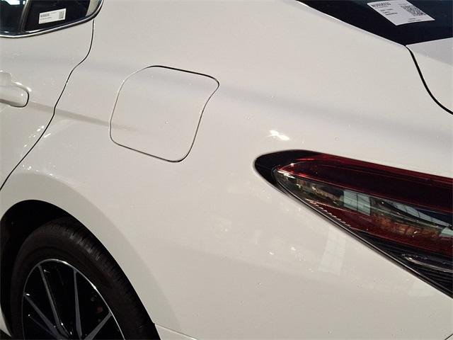 Certified Used 2022 White Toyota SE image 9
