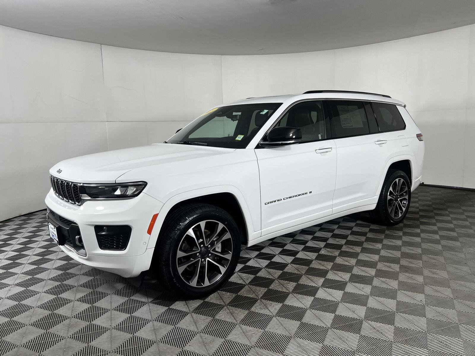 Used 2021 Bright White Clearcoat Jeep Overland image 5
