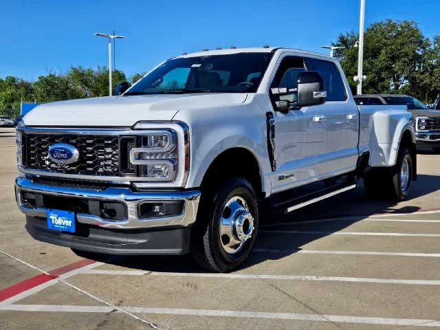 New 2026 Oxford White Ford F-350® Lariat® image 2