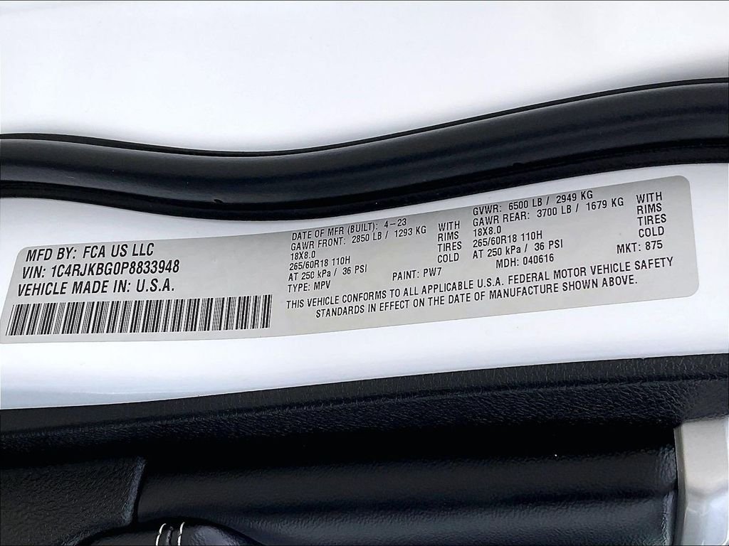 Used 2023 White/off-white Jeep Limited image 37