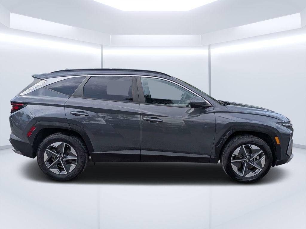 New 2025 Gray Hyundai SEL AWD image 2