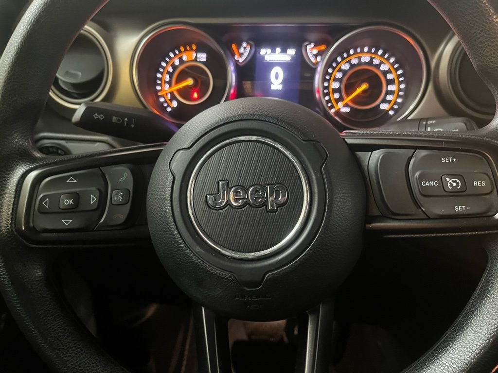 Used 2018 Gray Jeep Unlimited Sport image 21