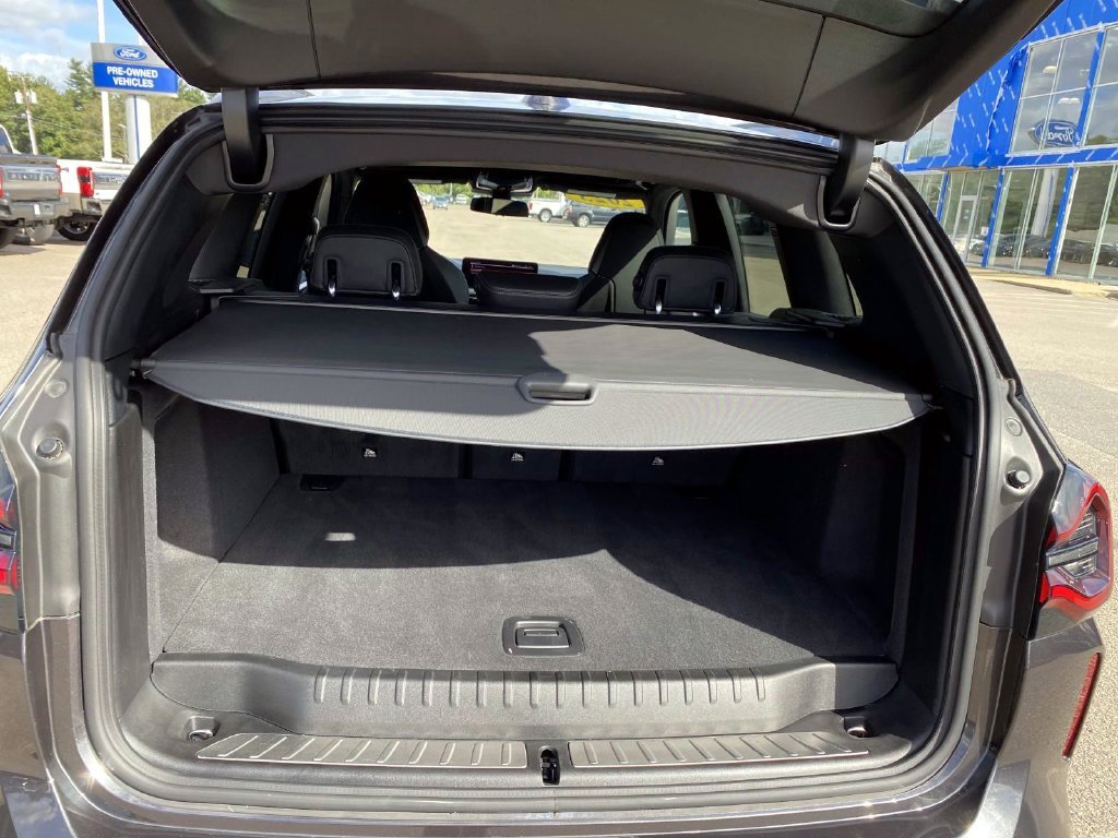Used 2023 Gray BMW M image 6