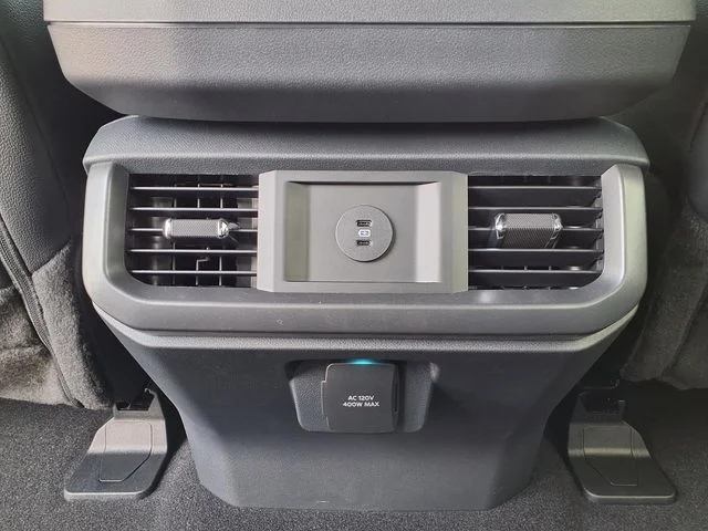 New 2026 Oxford White Ford Lariat image 6