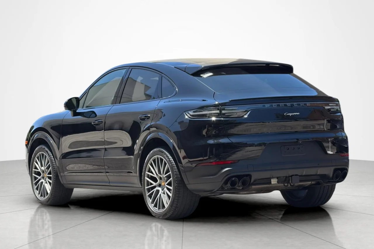 Used 2023 BLACK Porsche Platinum Edition image 3