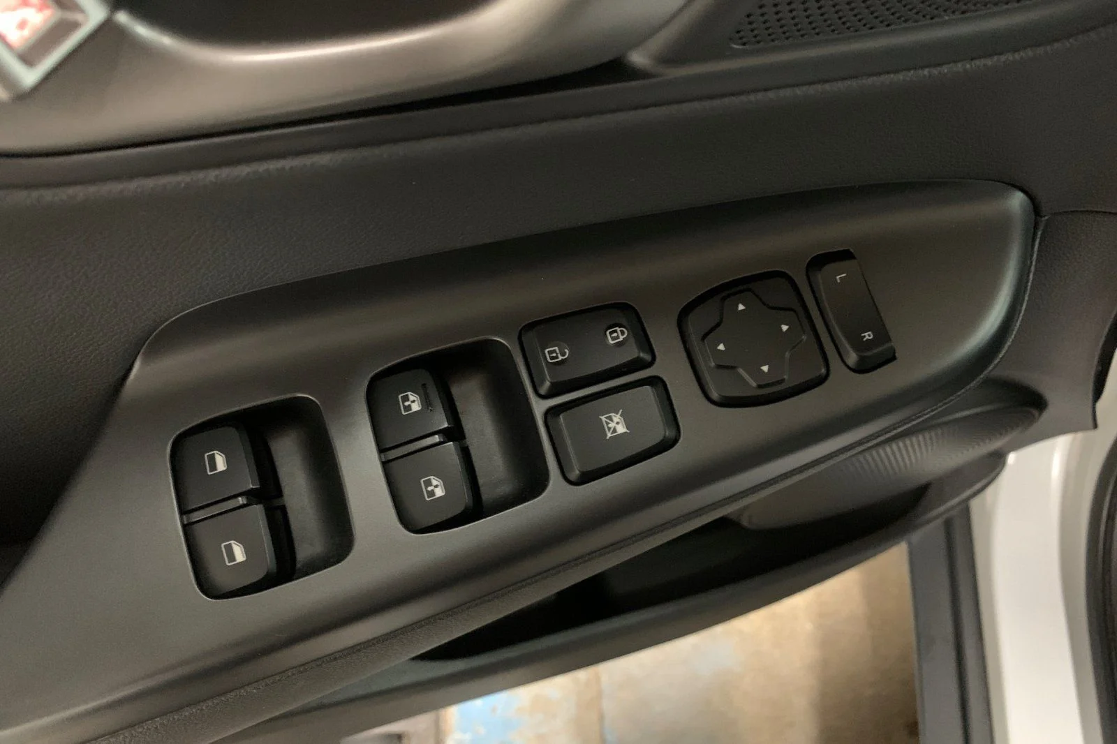 Used 2018 White Hyundai Limited image 12