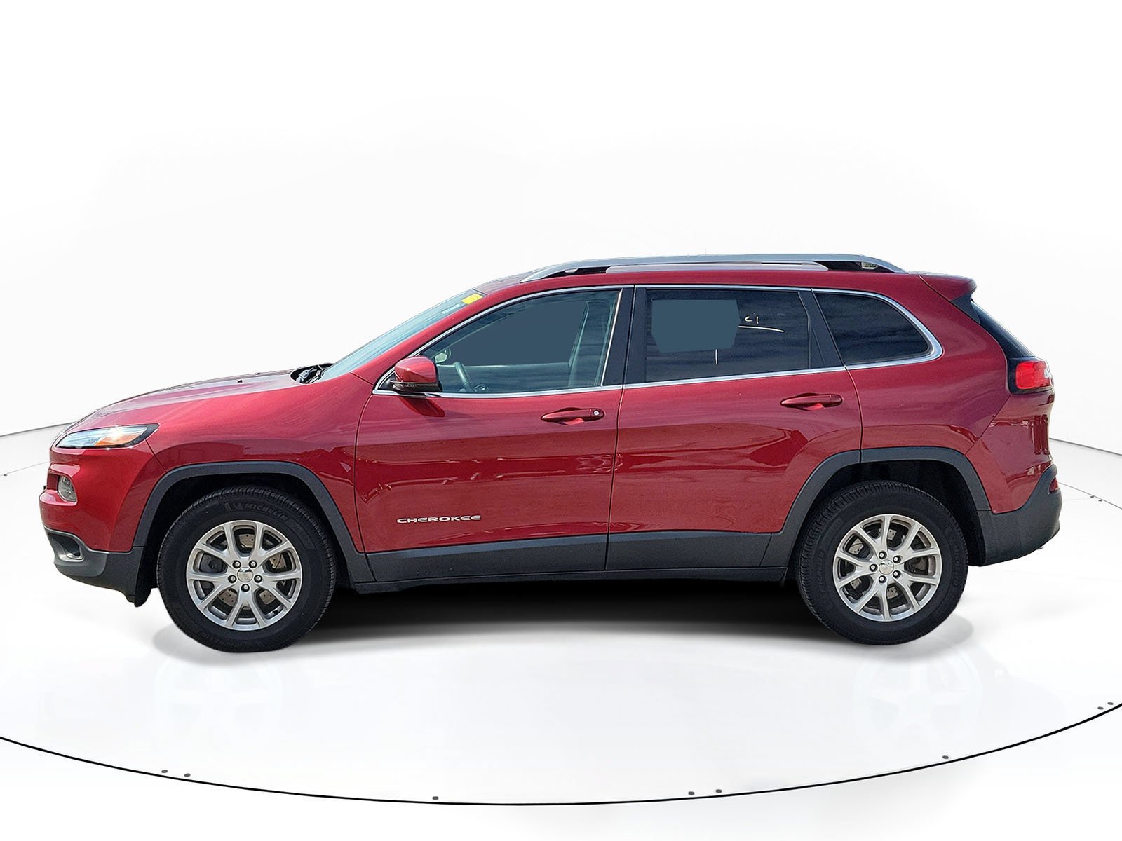 Used 2017 Deep Cherry Red Crystal Pearlcoat Jeep Latitude image 4