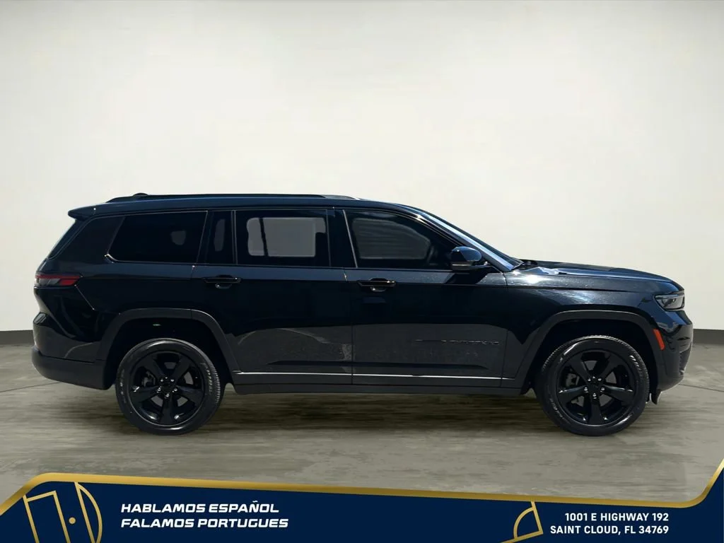 Used 2024 Black Jeep Altitude X 4x4 image 7