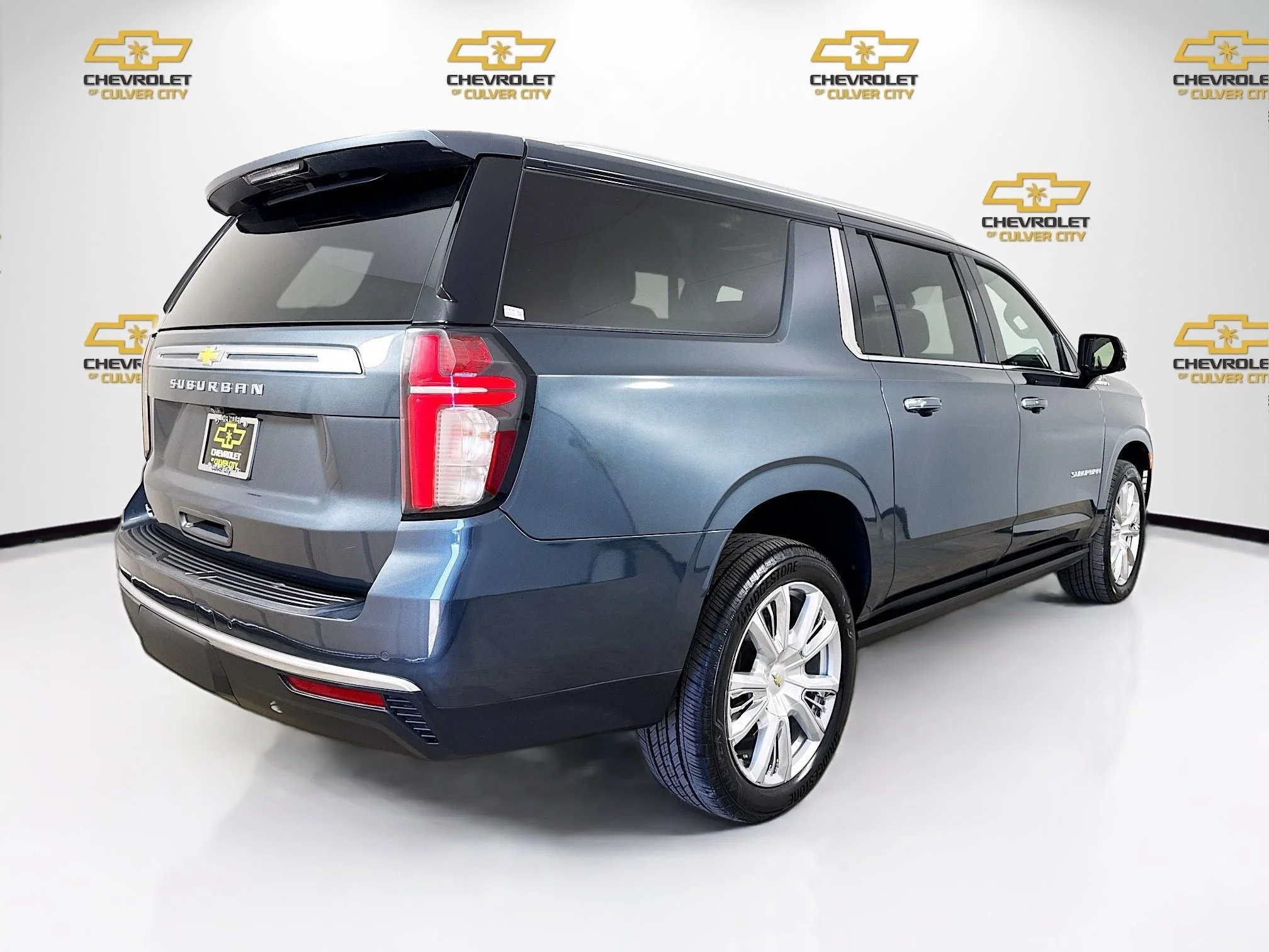 Used 2021 Shadow Gray Metallic Chevrolet High Country image 8