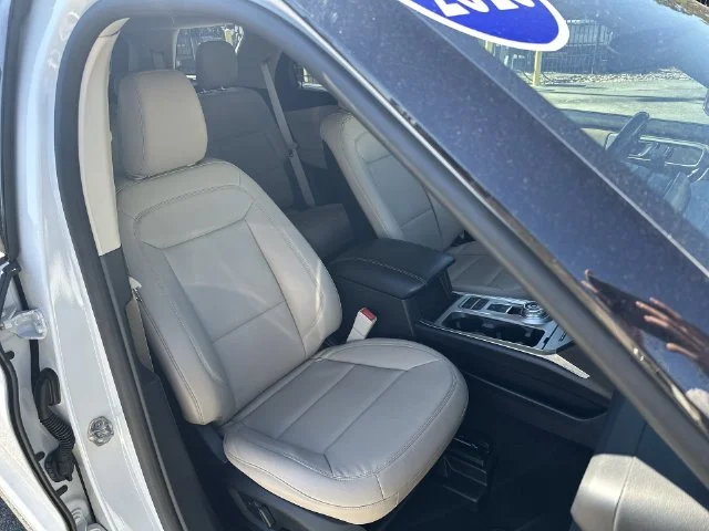 Used 2020 White Ford XLT image 26