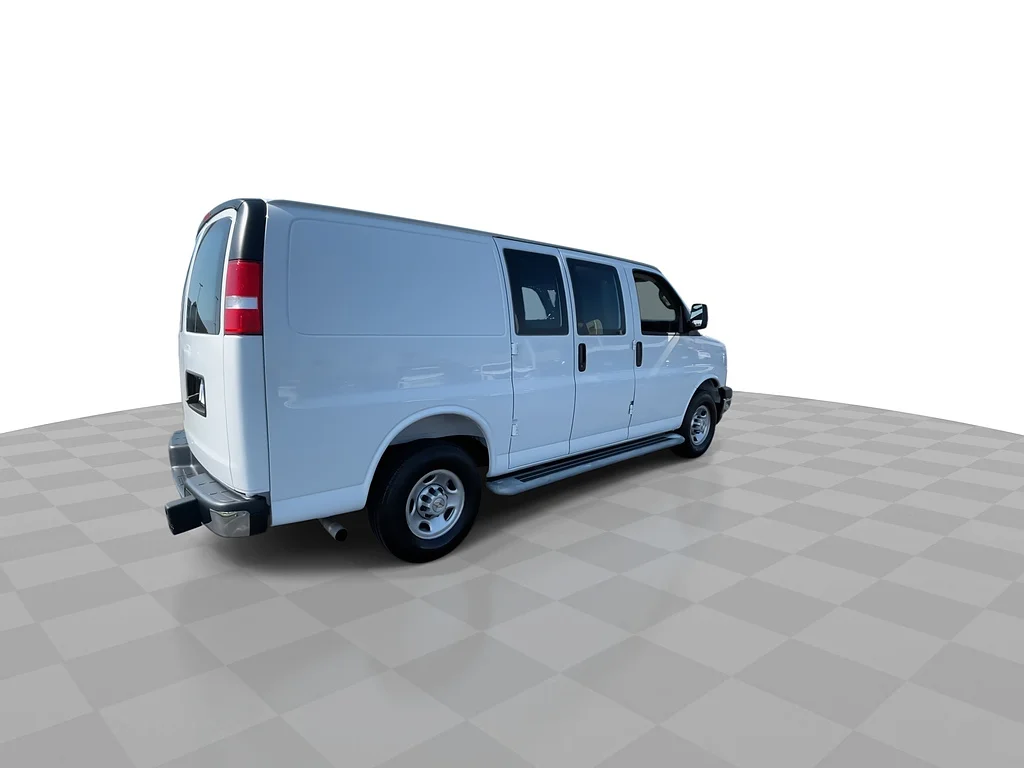 Used 2025 Summit White Chevrolet 2500 image 2