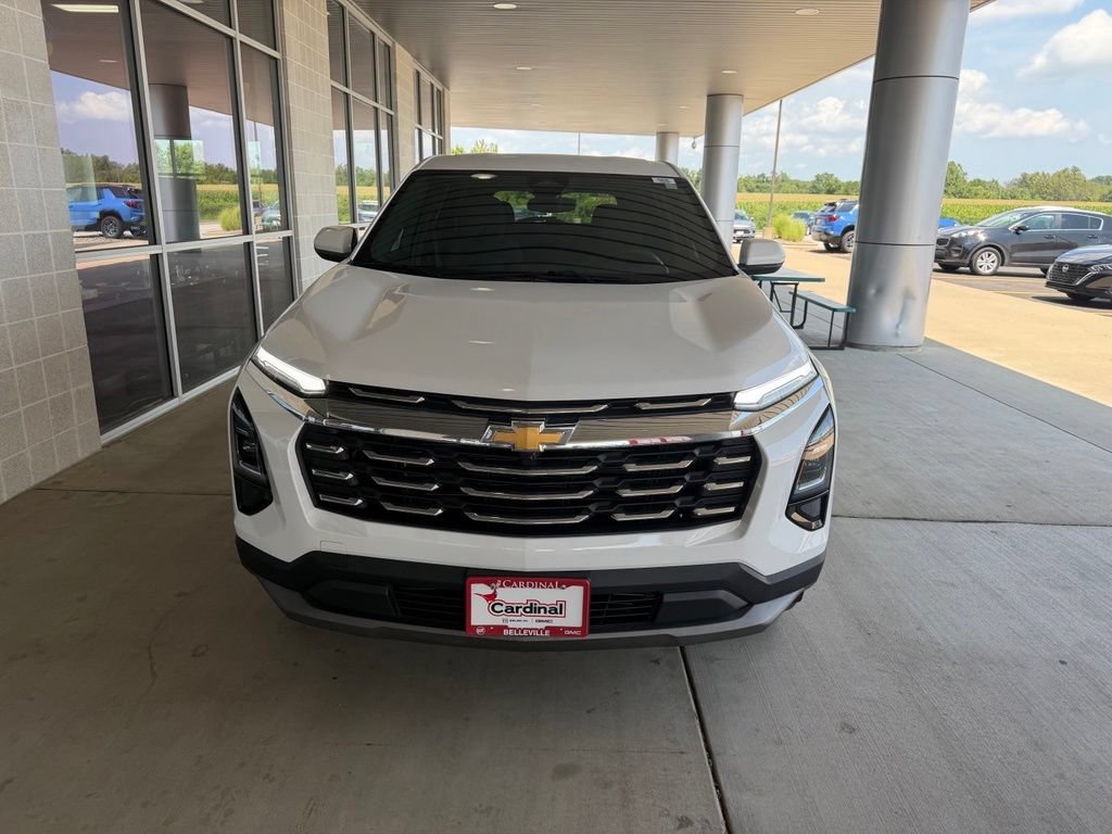 Used 2025 Summit White Chevrolet LT image 3
