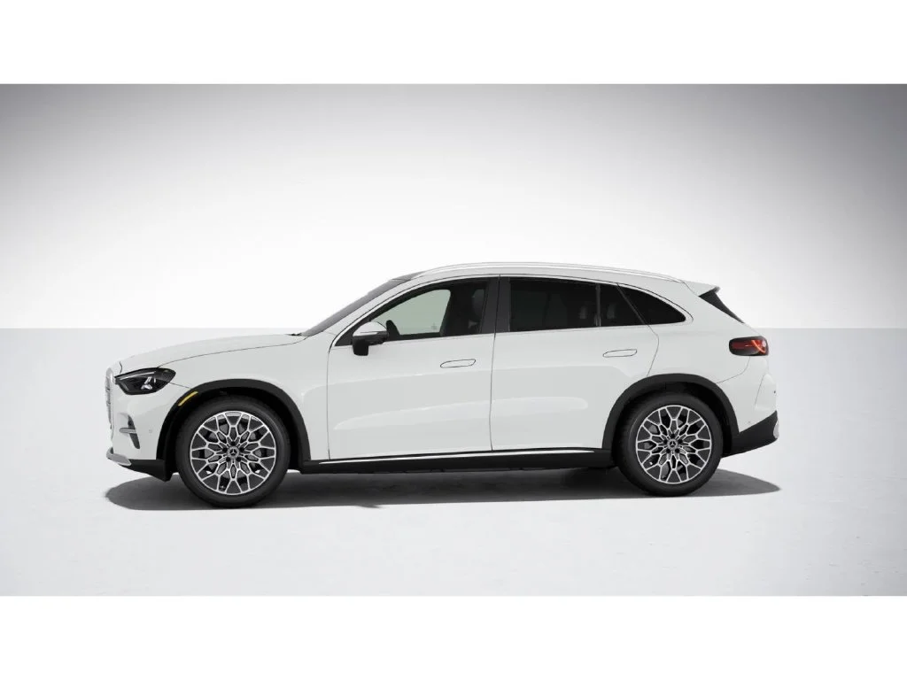 New 2027 White Mercedes-Benz GLC 400 image 35