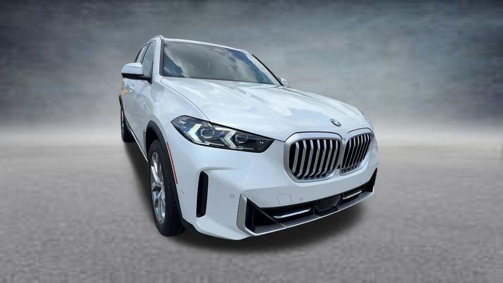 New 2026 Mineral White Metallic BMW xDrive40i image 13