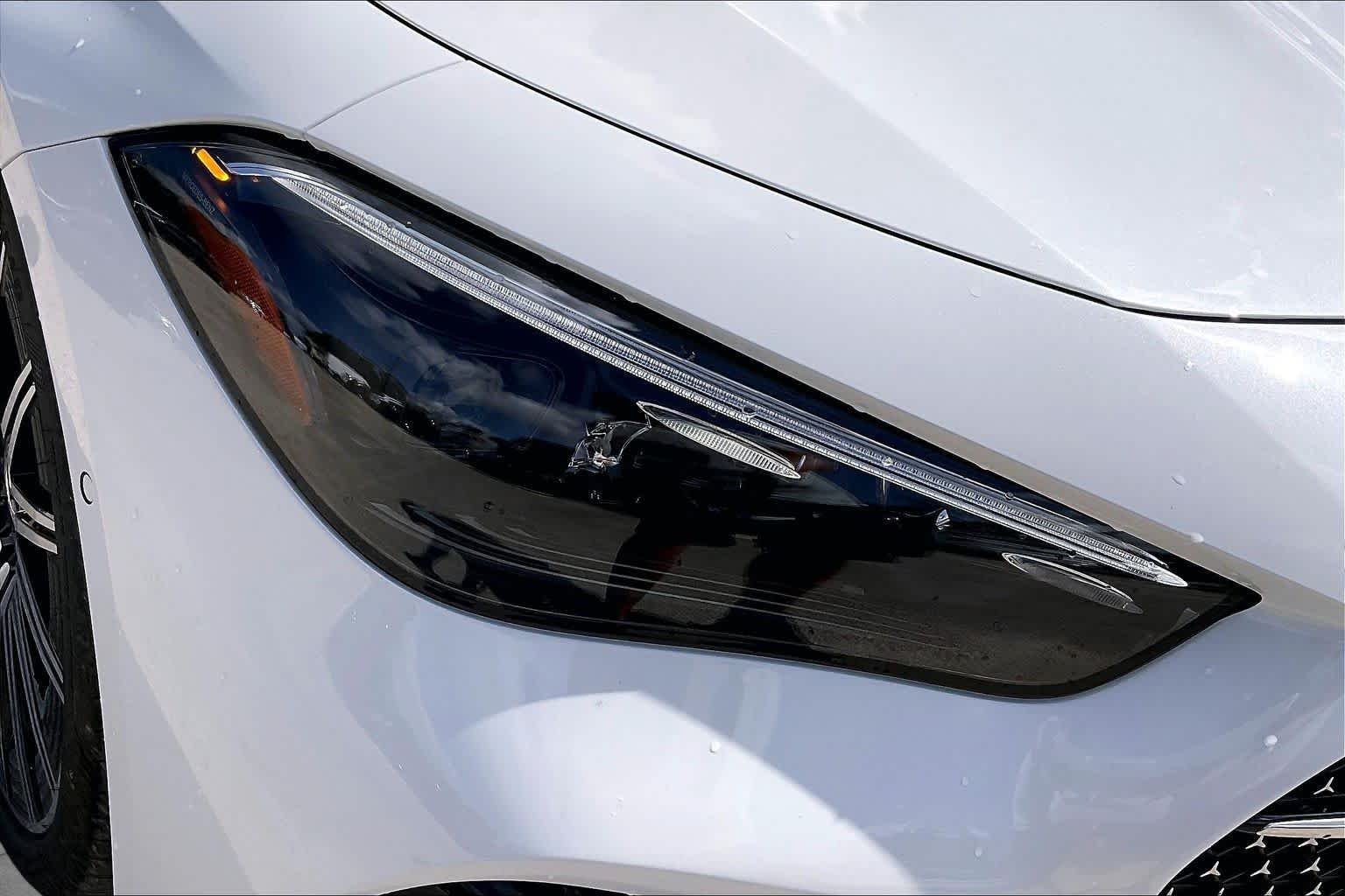New 2026 MANUFAKTUR Moonlight White Metallic Mercedes-Benz CLE 300 image 14