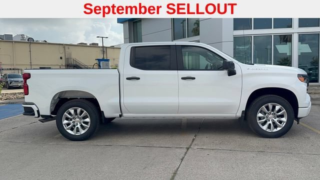 New 2026 Summit White Chevrolet Custom image 2