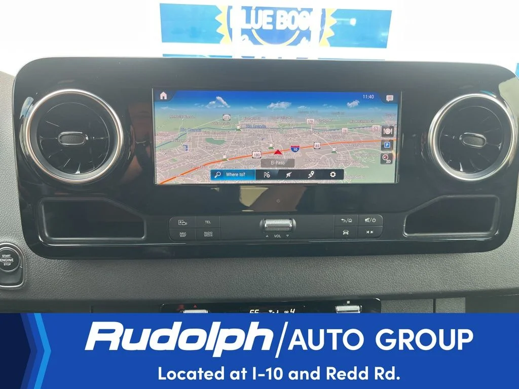 Used 2021  Mercedes-Benz Cargo 144 WB image 21