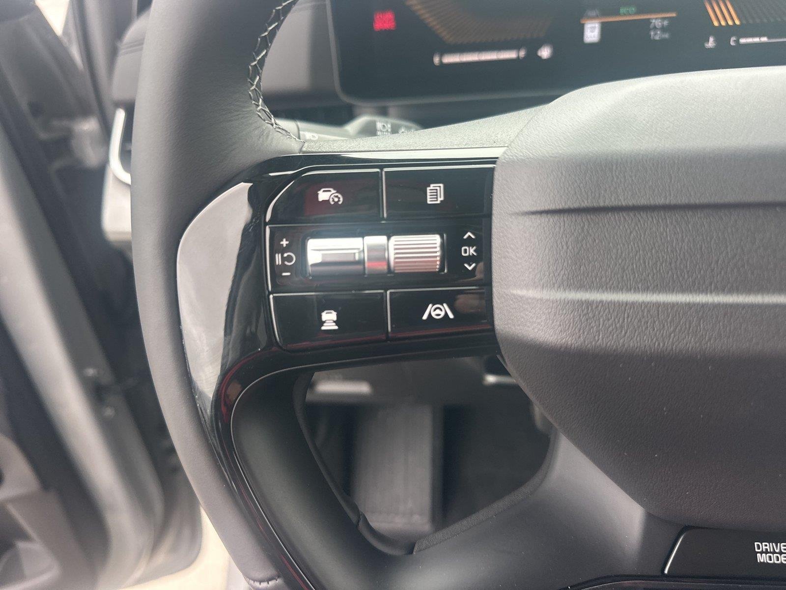 New 2027 Ceramic Silver Kia EX image 10