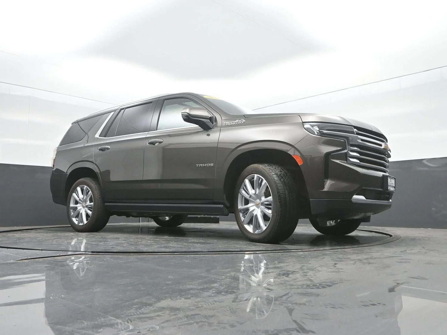 Used 2021 Graywood Metallic Chevrolet High Country image 39