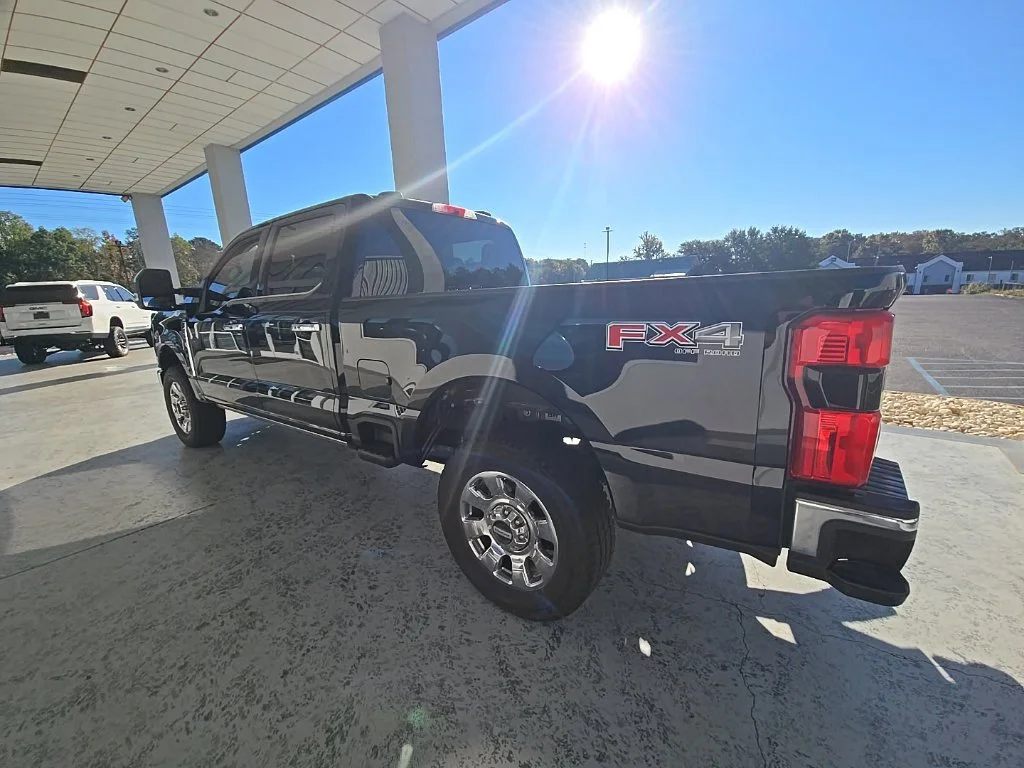 Used 2026 Agate Black Metallic Ford XL image 18