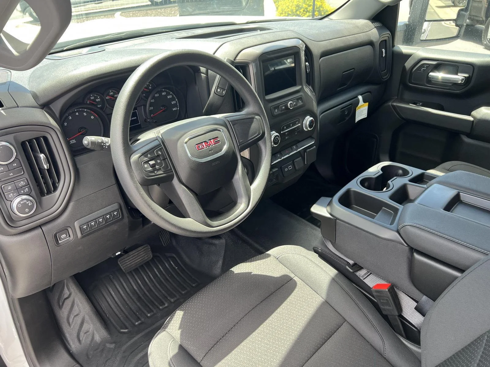 2025 GMC Sierra 3500HD Pro - Photo 18