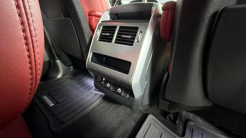 Used 2022 White Land Rover HSE Dynamic image 32