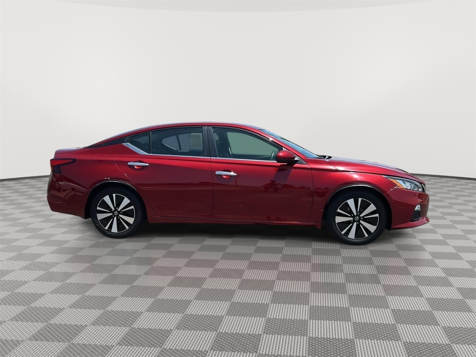 Used 2021 Nissan Altima SV with VIN 1N4BL4DVXMN418559 for sale in Kansas City