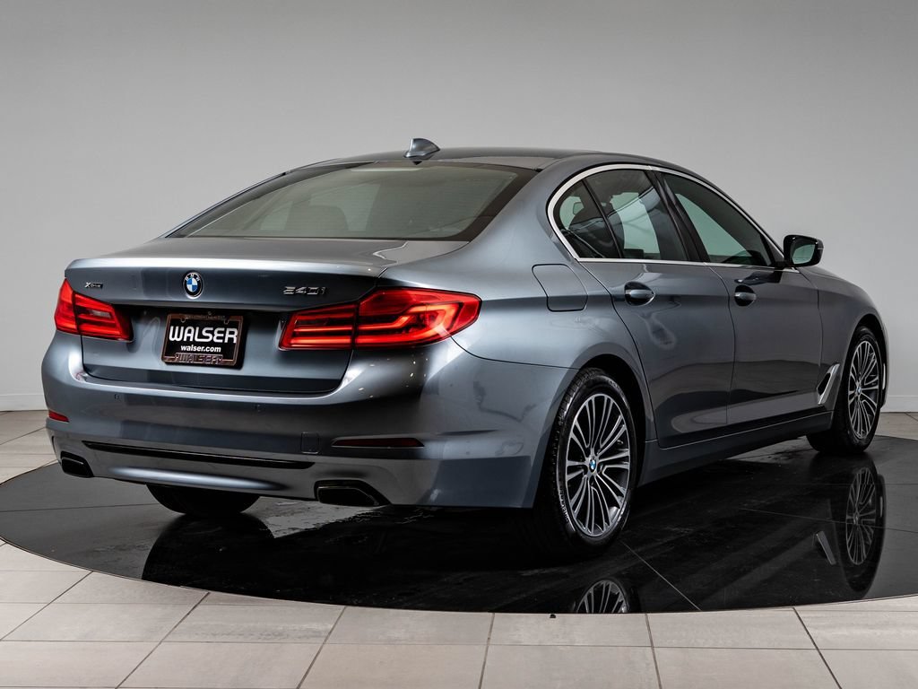 Used 2019 Bluestone Metallic BMW 540i xDrive image 10