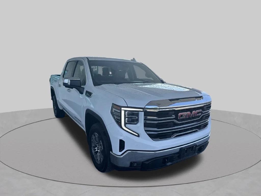 Used 2025 Summit White GMC SLT image 14