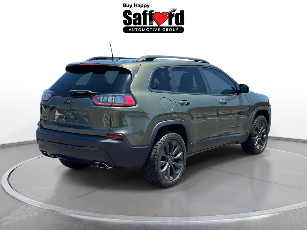 Used 2021 Green Jeep Latitude Lux image 9