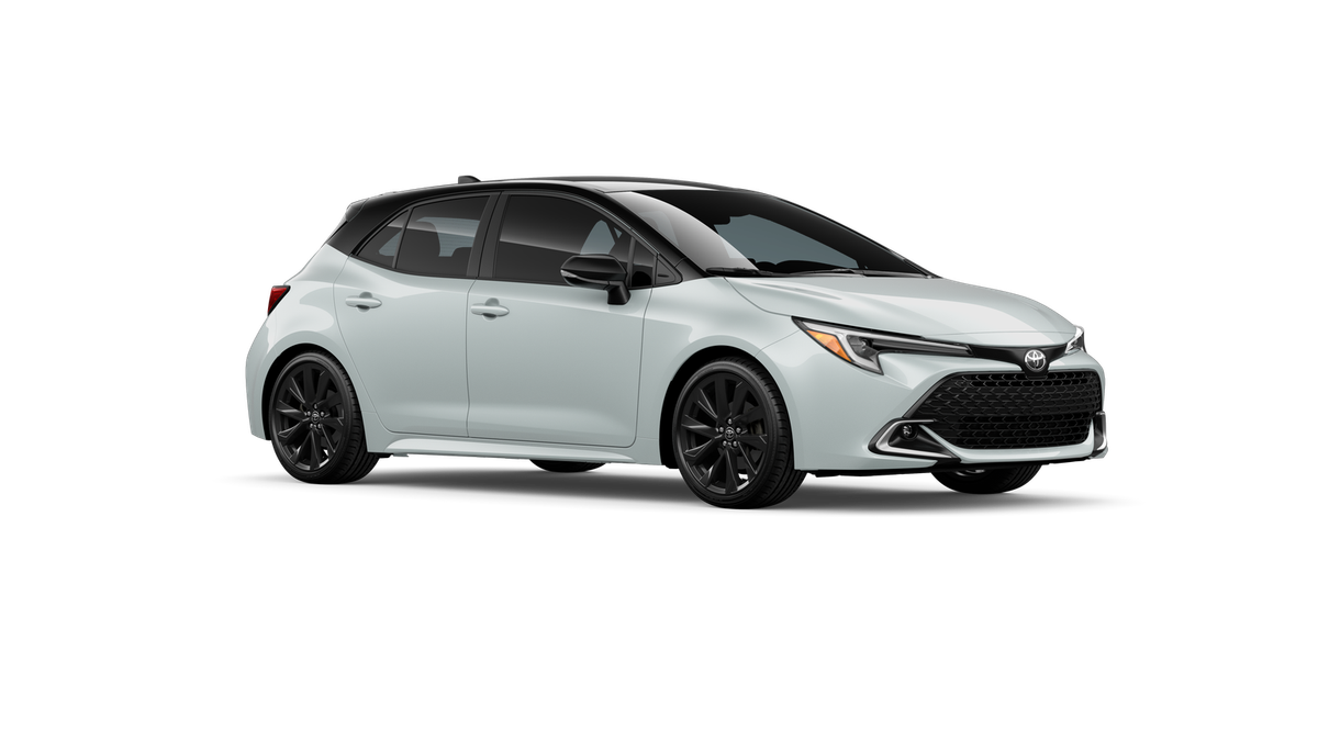 New 2026 Wind Chill Pearl with Midnight Black Metallic roof Toyota XSE image 14