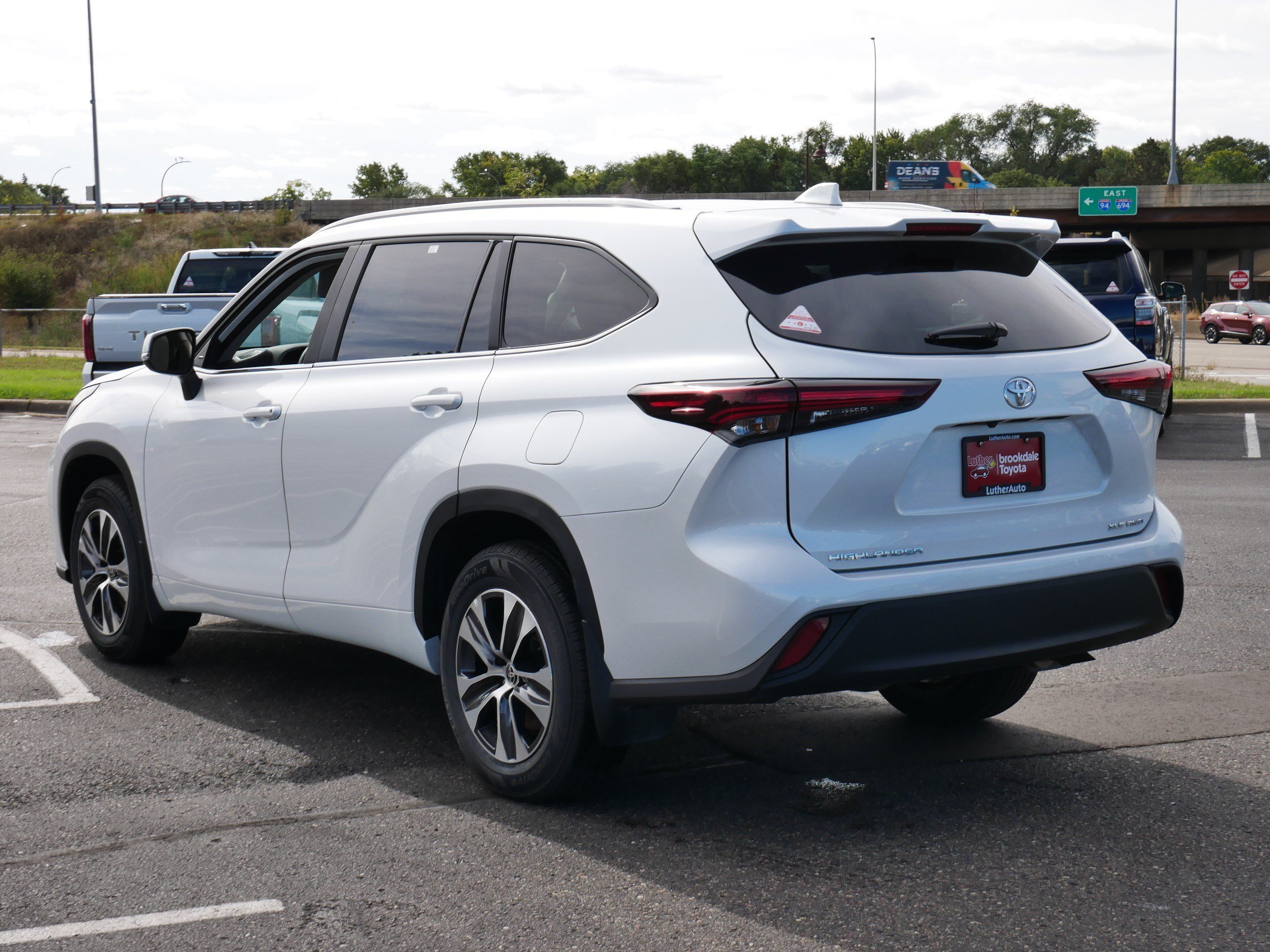 Certified Used 2026 Wind Chill Pearl Toyota XLE image 5