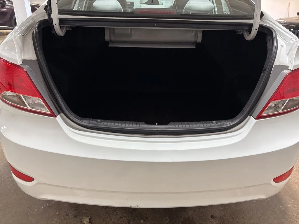 Used 2016 White Hyundai SE image 25