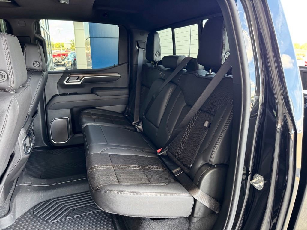 Used 2025 Black Chevrolet High Country image 22