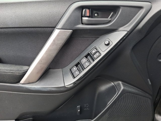 Used 2015 Black Subaru 2.5i image 12