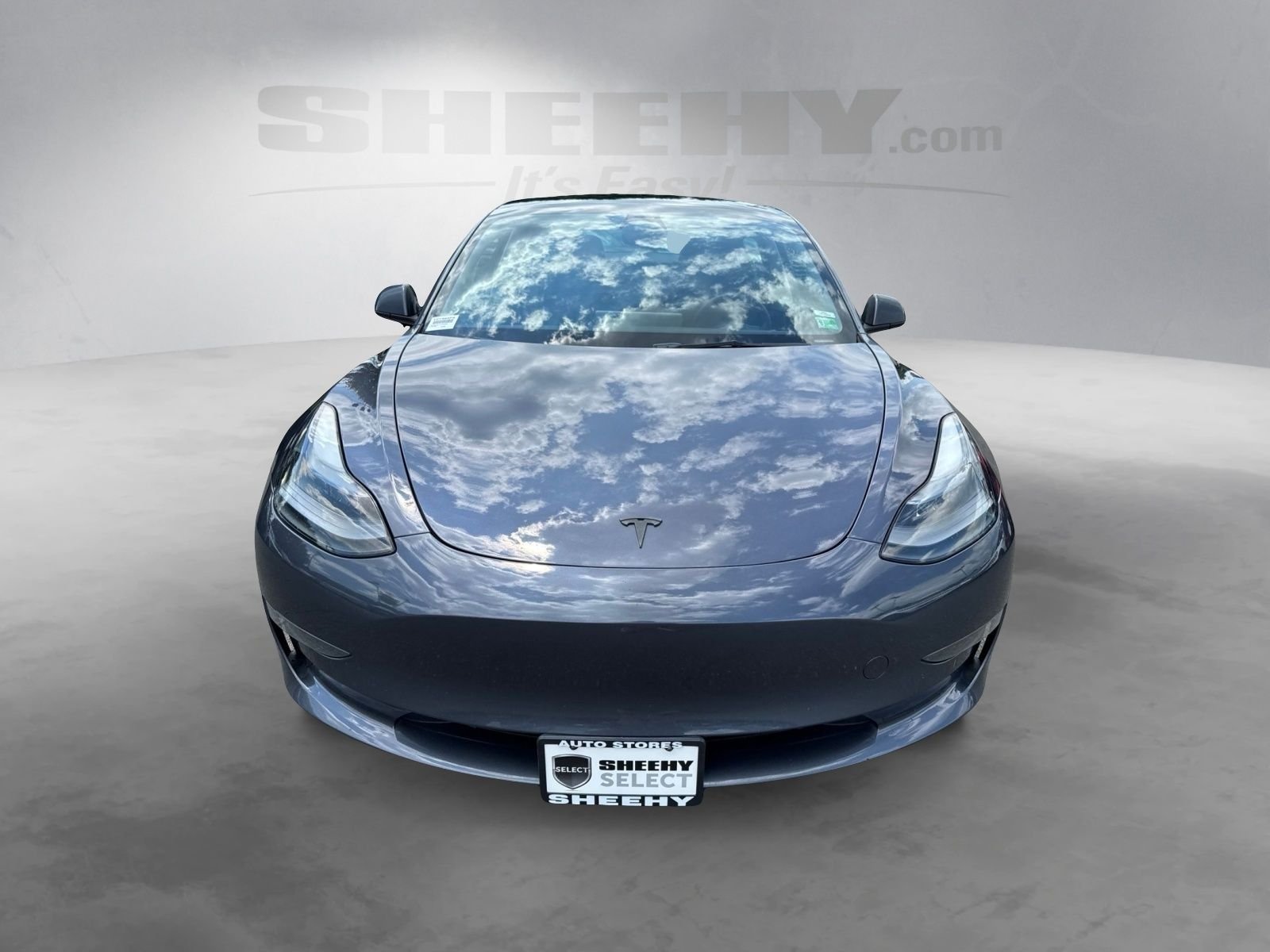 Used 2023  Tesla Base image 18