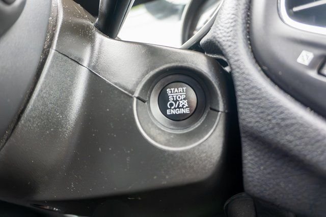 Used 2019 Black Jeep Latitude image 31