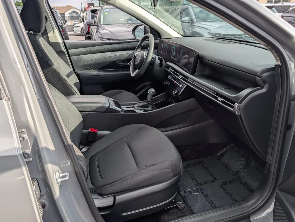 Used 2025 Gray Hyundai SEL image 9