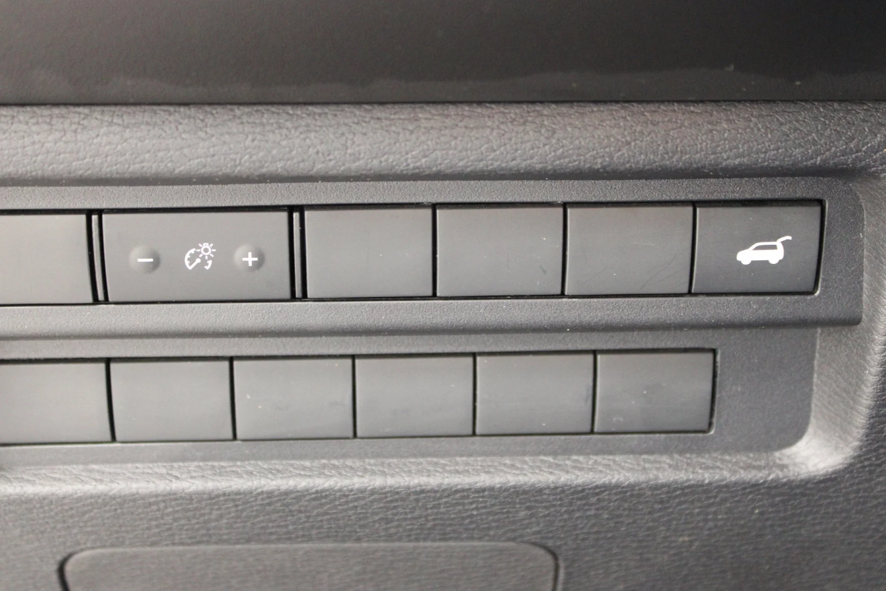 Used 2023 White DIAMOND Mitsubishi SEL 2.5 2WD image 36