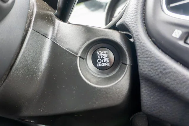 Used 2019 Black Jeep Latitude image 31