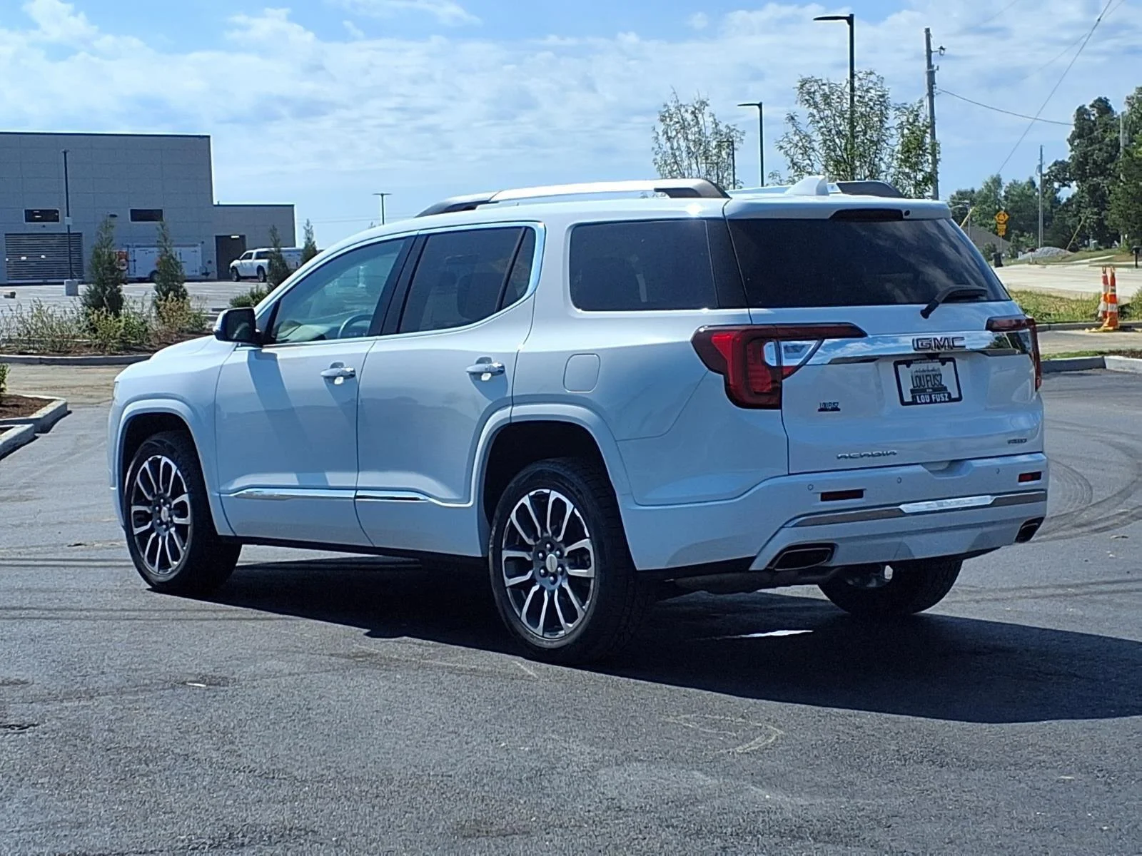 Used 2023 Summit White GMC Denali image 4