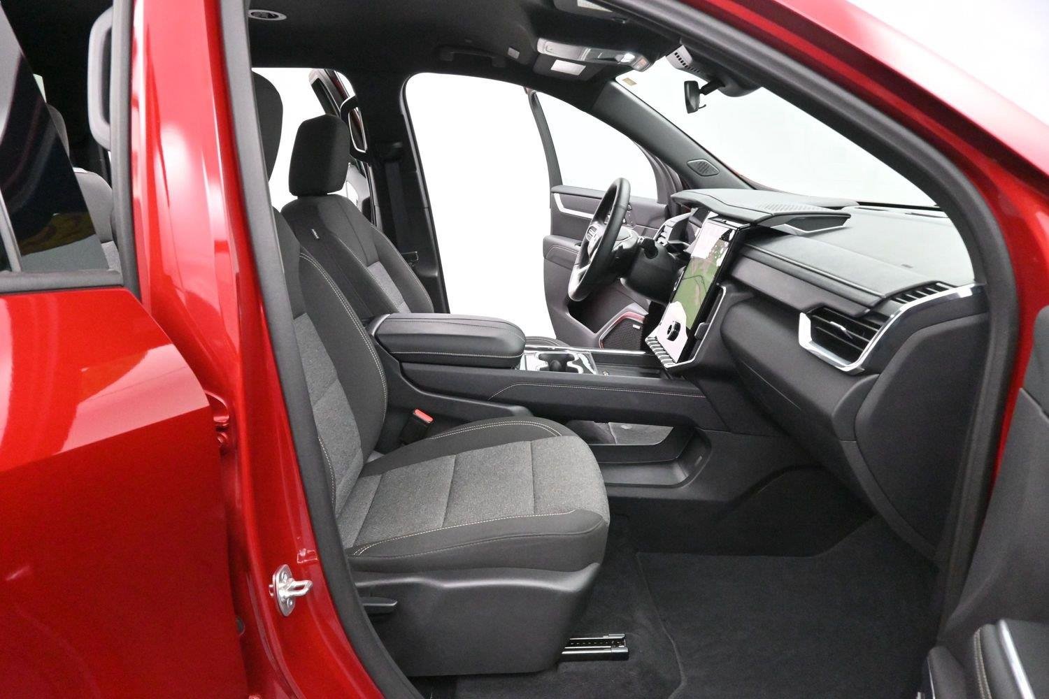 Used 2025 Volcanic Red Tintcoat GMC Elevation image 32