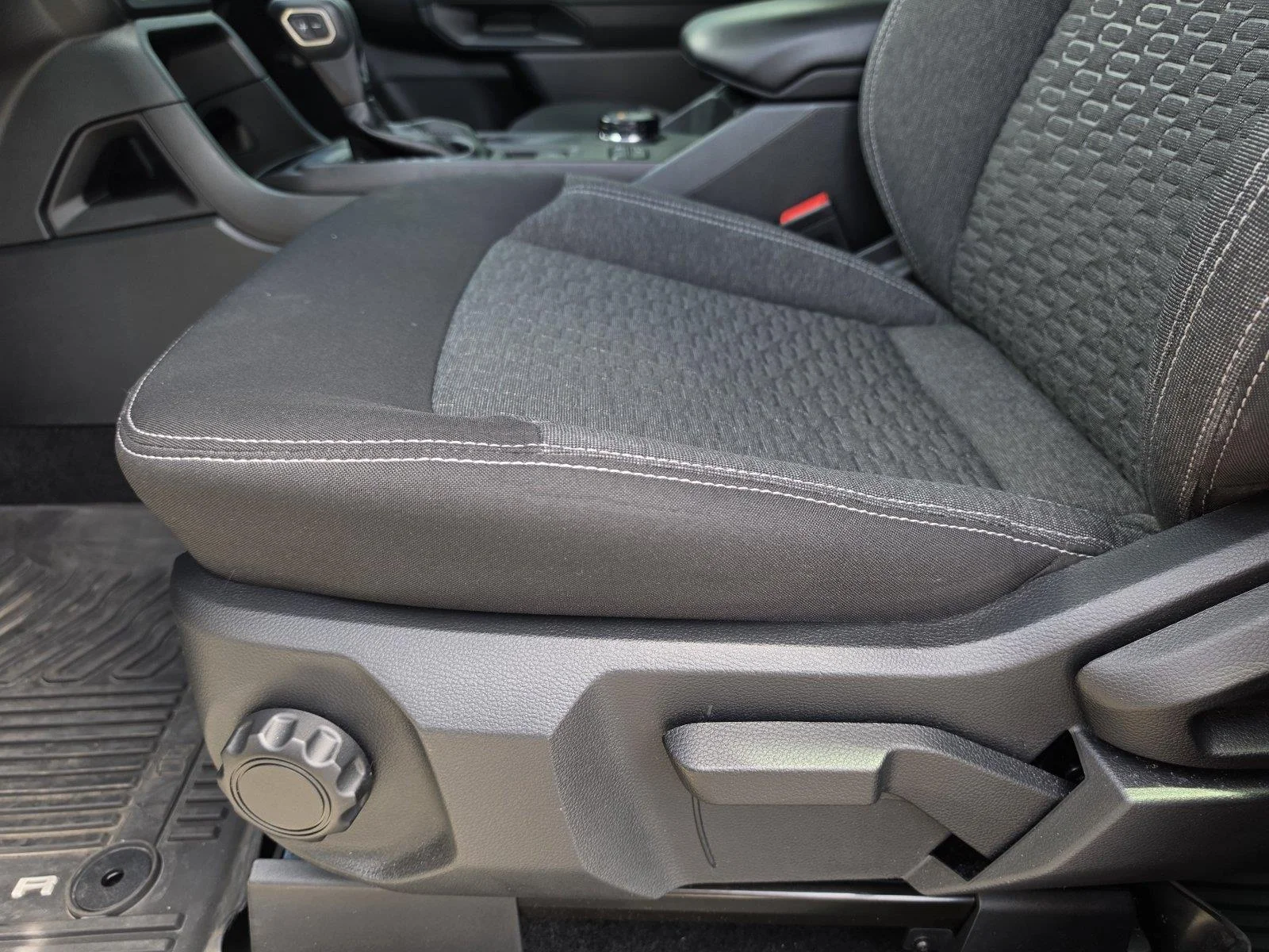 Used 2025 Desert Sand Ford XL image 13