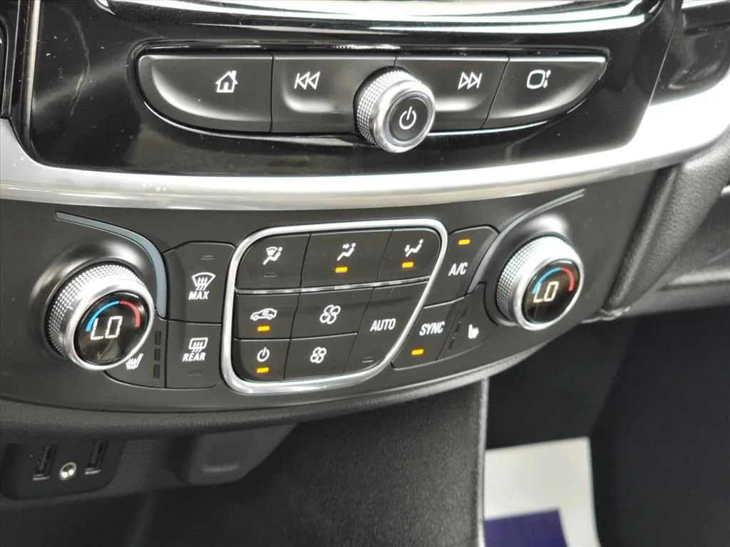 Used 2022 MOSAIC BLACK METALLIC Chevrolet LT Cloth image 18