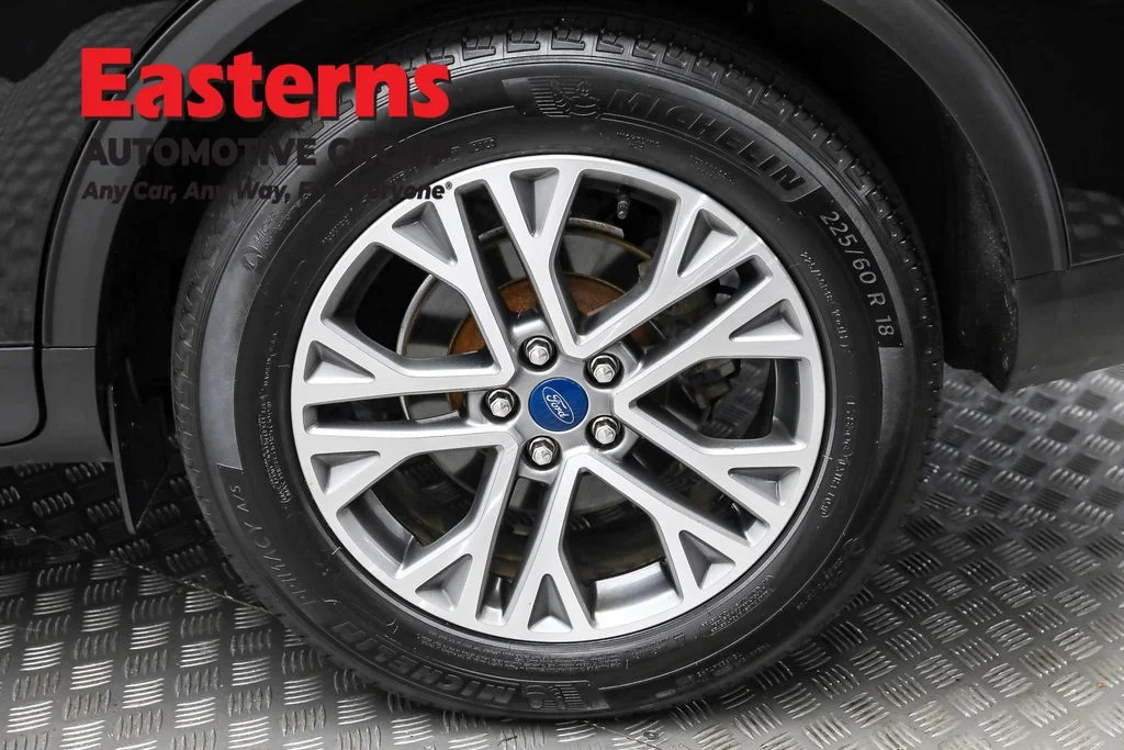 Used 2021 Black Ford SEL image 8