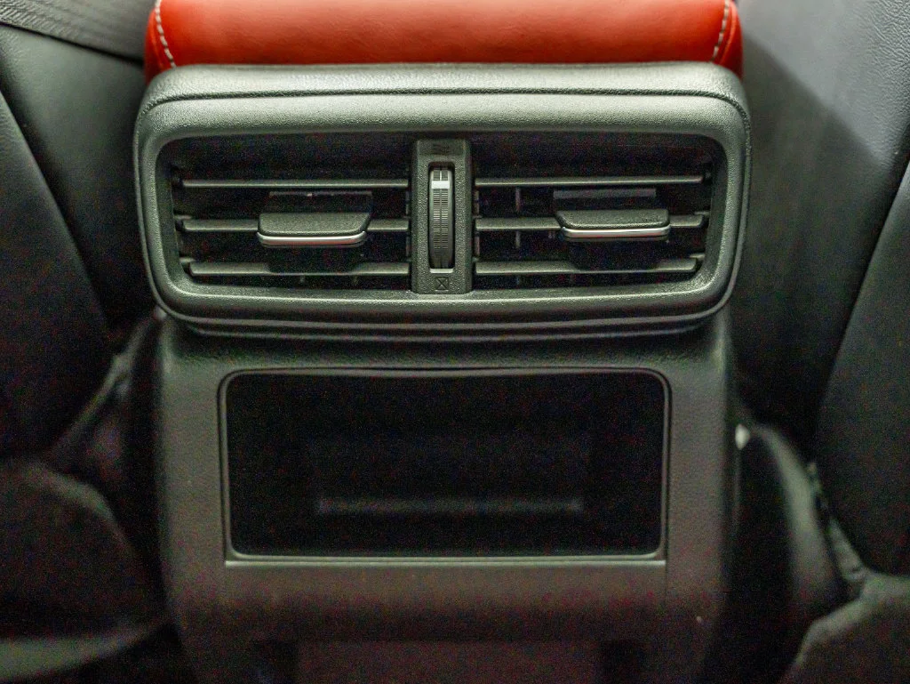 Used 2024 Snowfall Pearl Acura  image 40