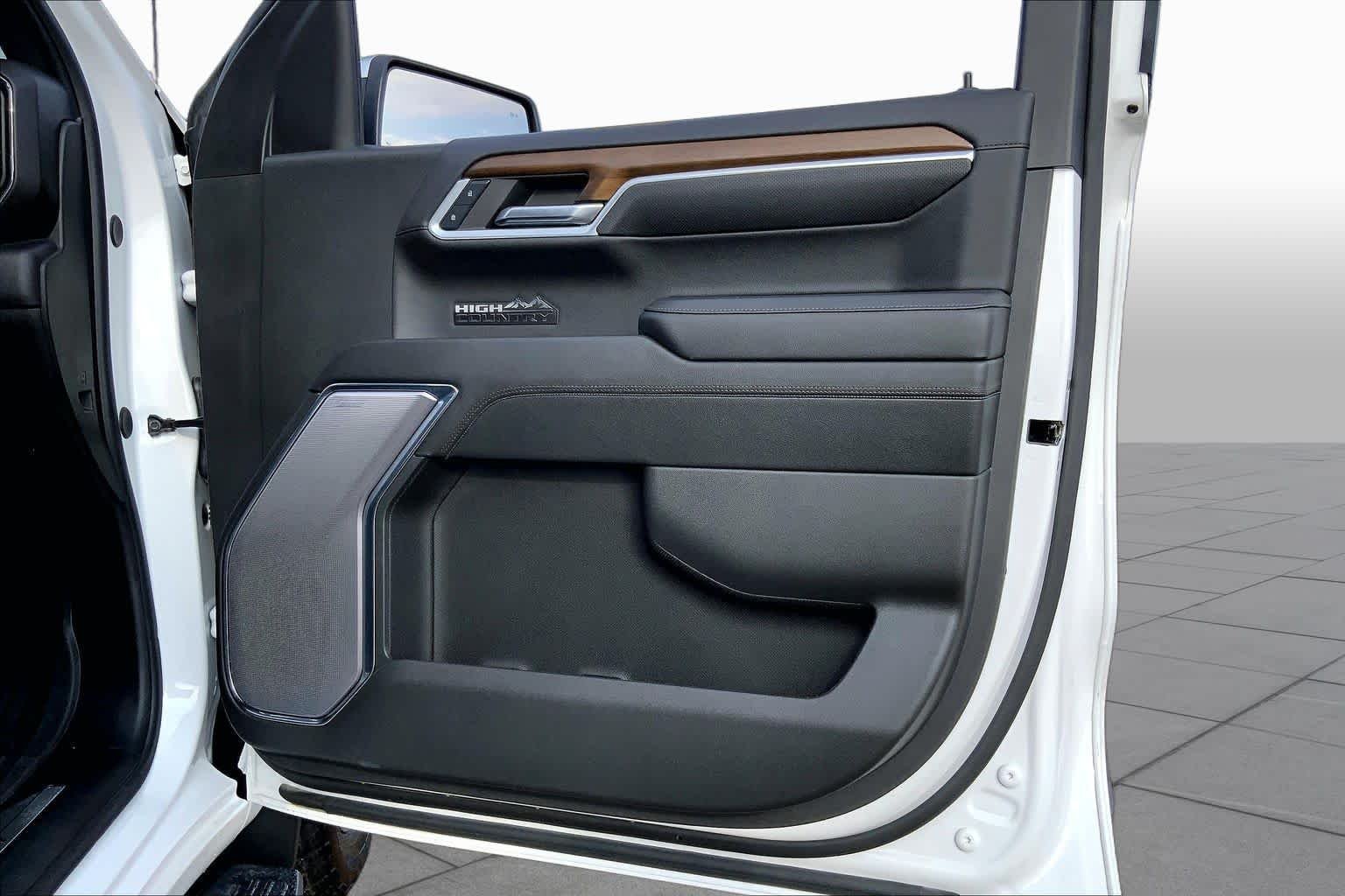 Used 2024 Iridescent Pearl Tricoat Chevrolet High Country image 23