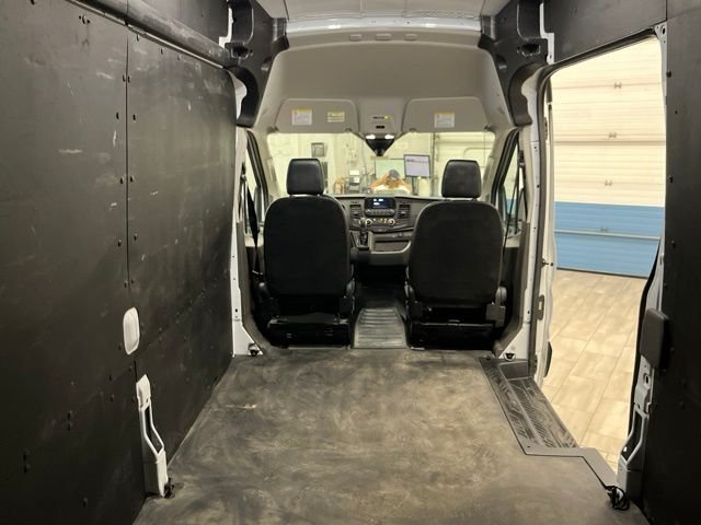 Used 2025 Oxford White Ford Base image 26