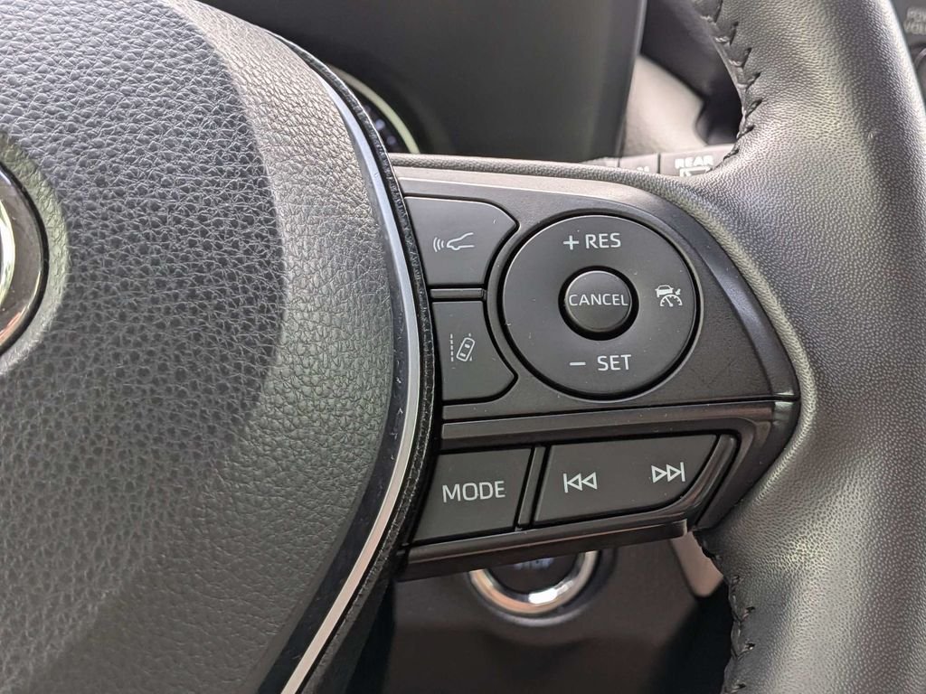 Used 2021 Red Toyota XLE Premium image 30
