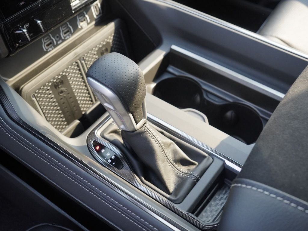 New 2026 Diamond Black Crystal Pearl-Coat Exterior Paint RAM RHO image 17